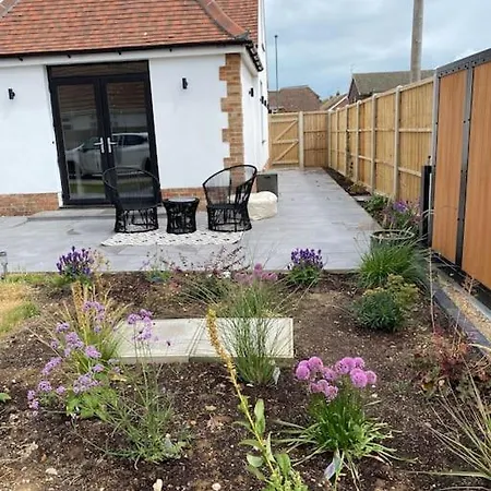 Home By The Sea In Rustington Exterior photo