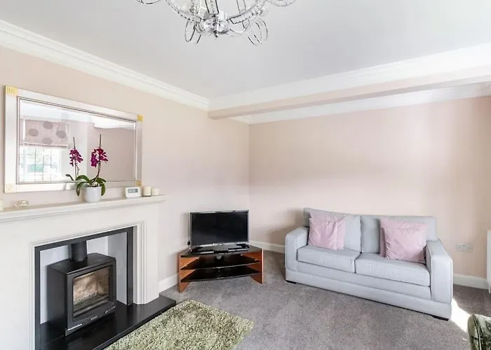 Home By The Sea In Rustington