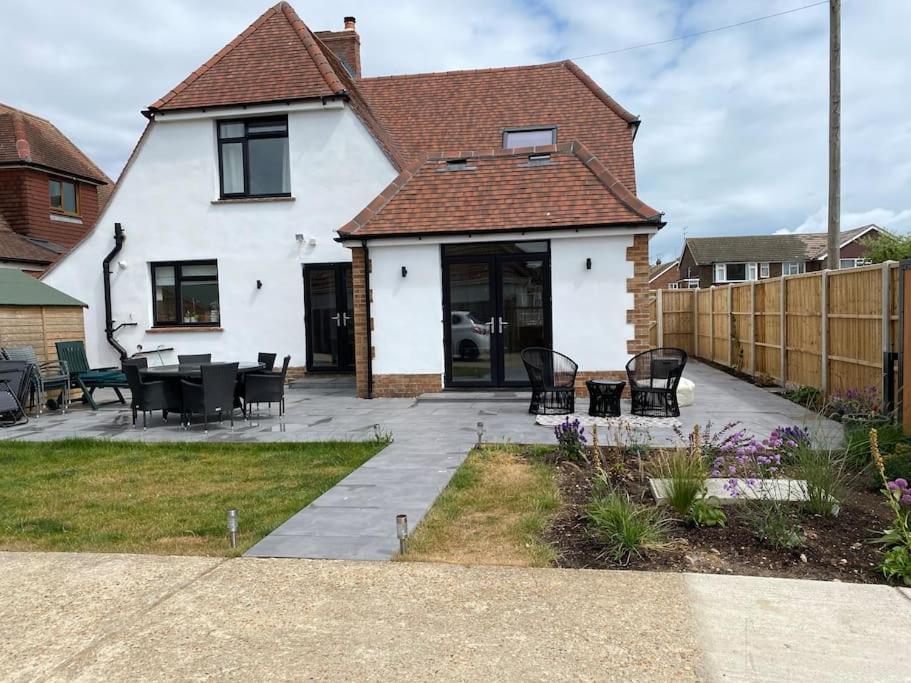 Holiday home By The Sea In Rustington